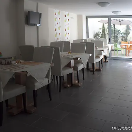 City Life Hotel 